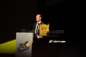 The new trophy of the Tour de France (8895x)